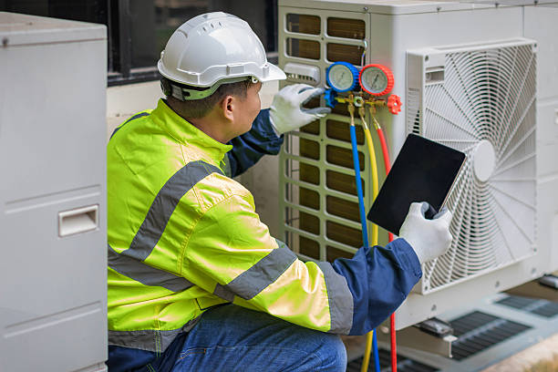 Professional Hvac technician working in Hainesport, NJ
